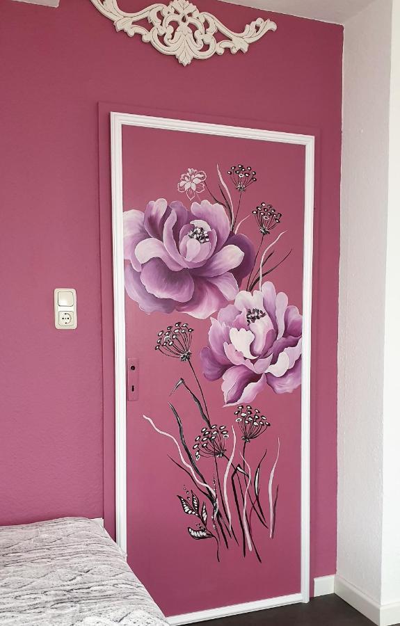Apartment Bayreuth, Grosse Ferienwohnung Im Haus Mit Kunst, 3 Schlafzimmer, Kueche, Parkplatz Exterior foto